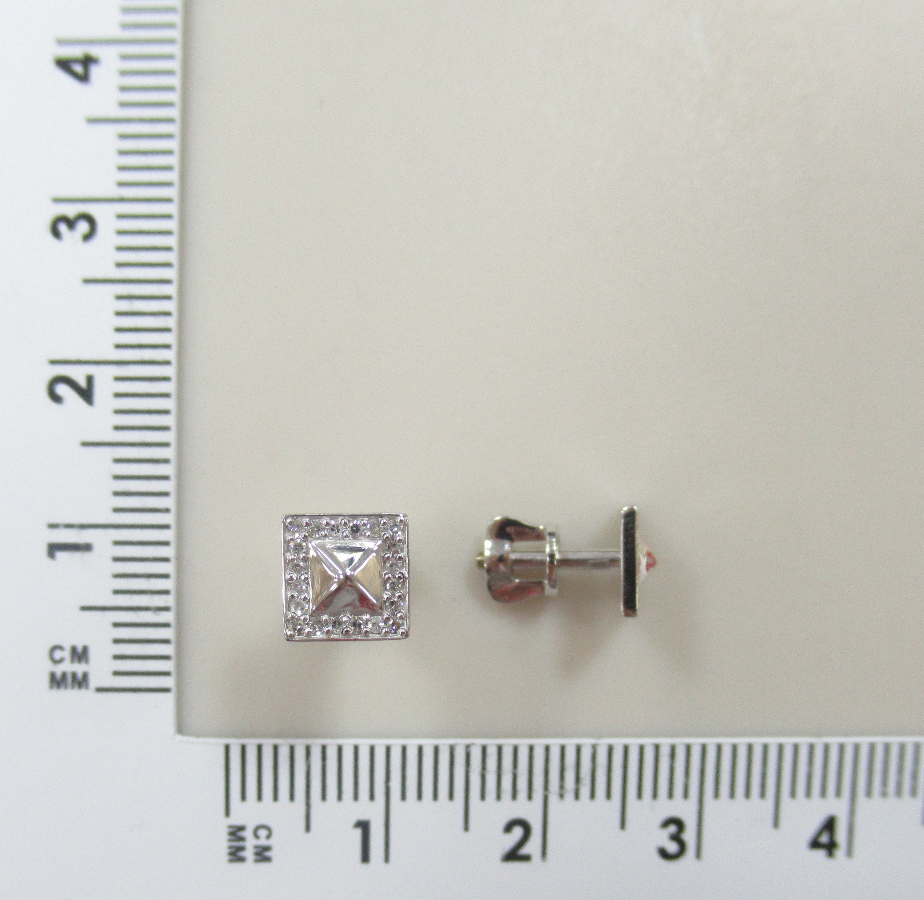 10511-001086 Серьги (Au 585)